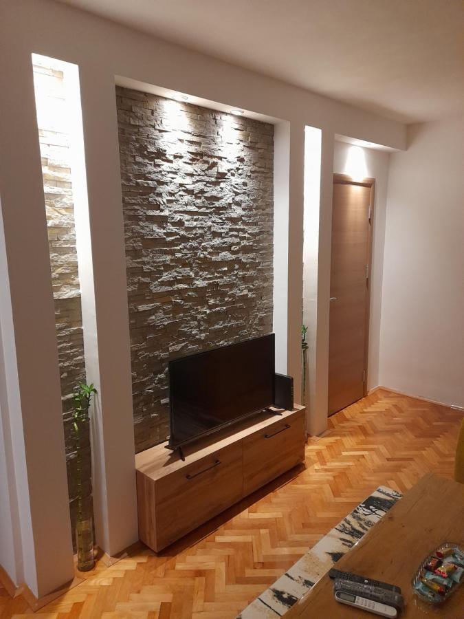 Holiday Apartaments 2 Ni Eksteriør billede