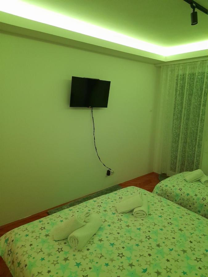 Holiday Apartaments 2 Ni Eksteriør billede