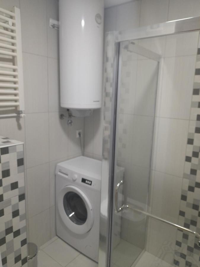 Holiday Apartaments 2 Ni Eksteriør billede