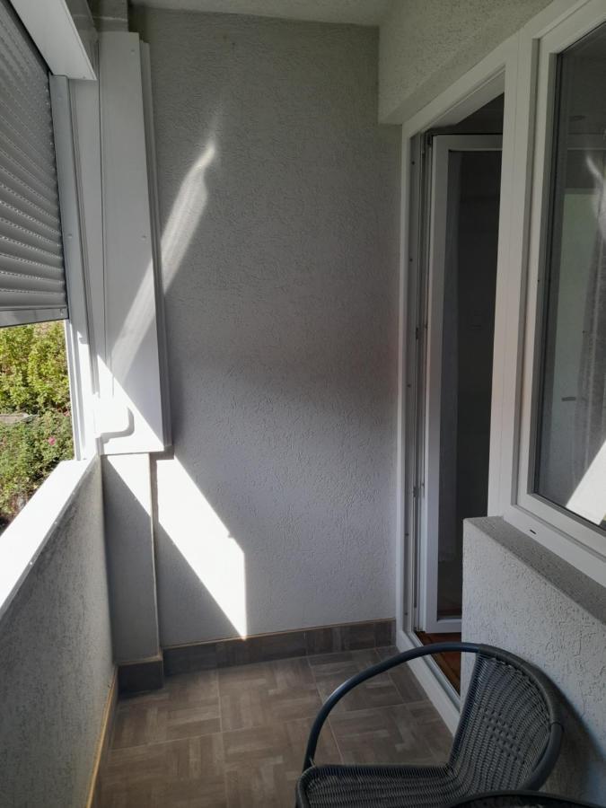 Holiday Apartaments 2 Ni Eksteriør billede